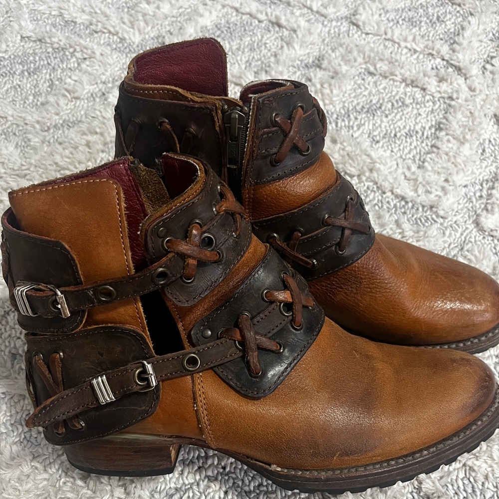 Freebird Dublin Cognac buckle boot